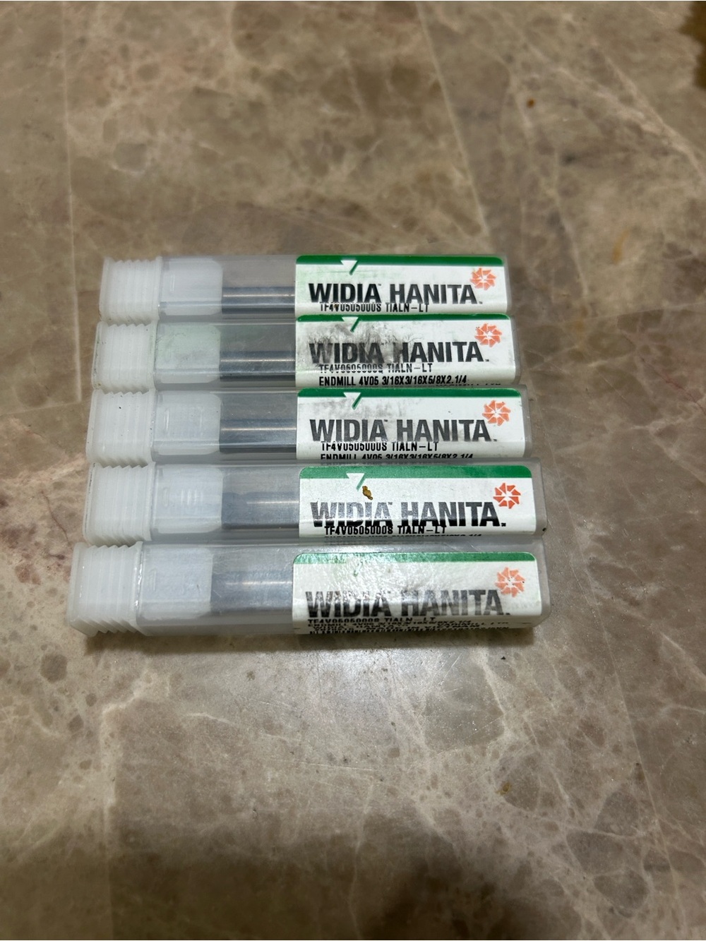 Widia Hanita Carbide End Mill 4V05 3/16x3/16x5/8x2.1/4. 80%New-No chips edge.